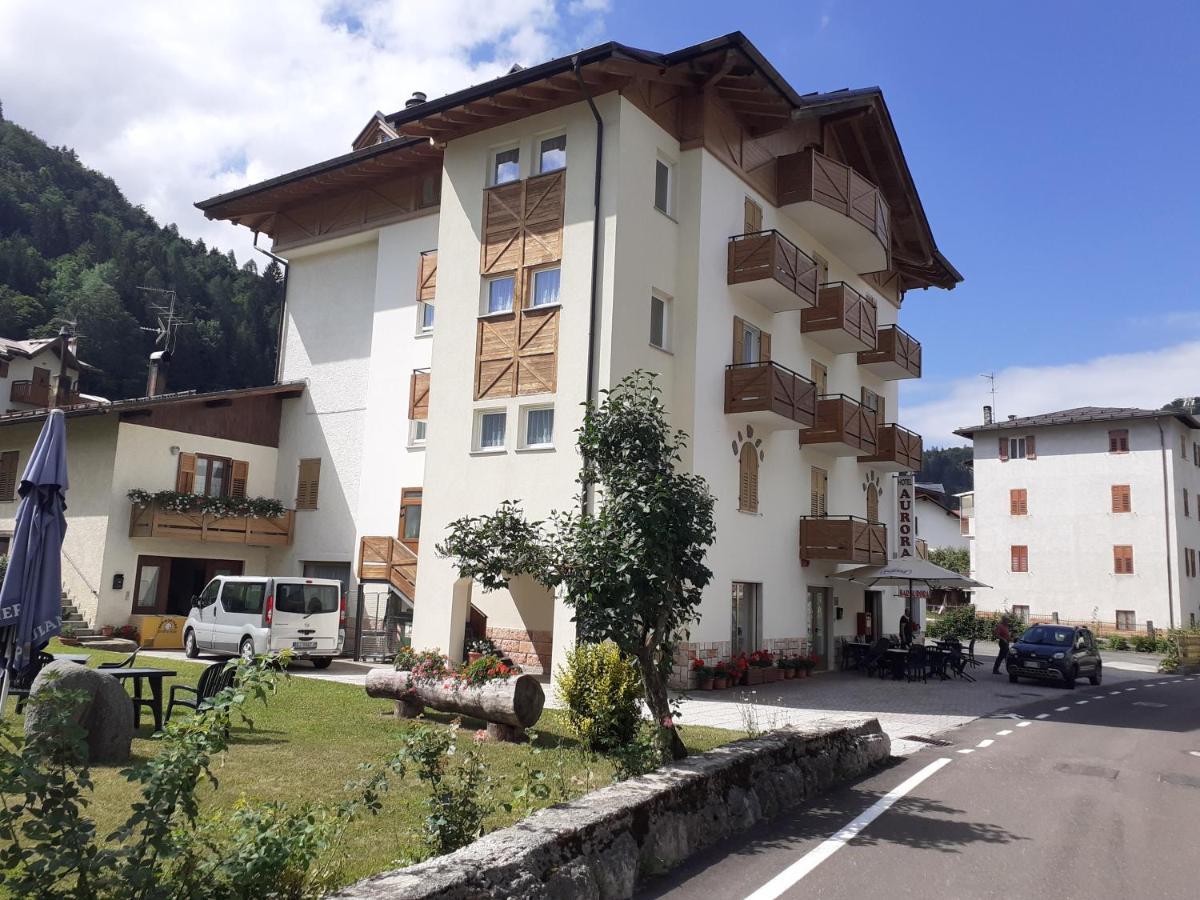 Hotel Aurora Cavedago Exterior foto